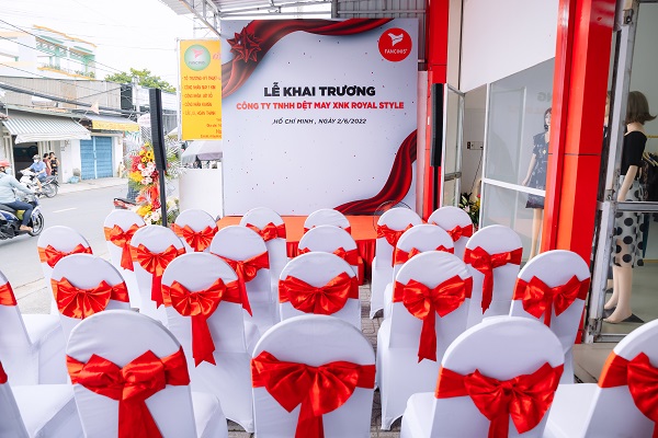 Khai trương xưởng may mặc tại TPHCM