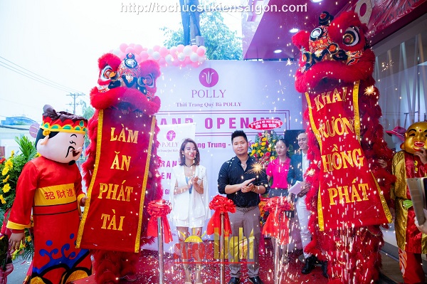 Tổ chức lễ khai trương shop thời trang quý ba polly