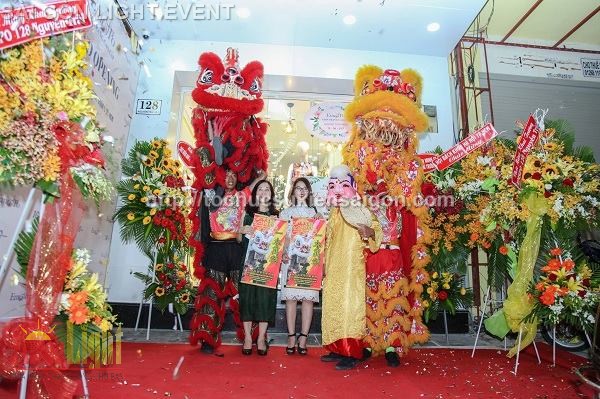 Tổ chức lễ khai trương showrom thời trang EmSpo