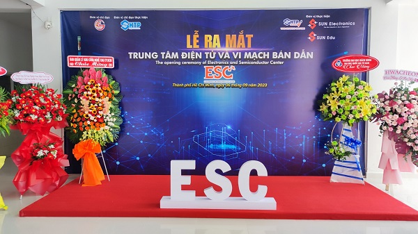 Tổ Chức Lễ Ra Mắt Trung Tâm Điện Tử ESC Khu Công Nghệ Cao