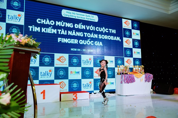 Cho thuê bục trao giải nhất nhì ba phân hạng giá rẻ