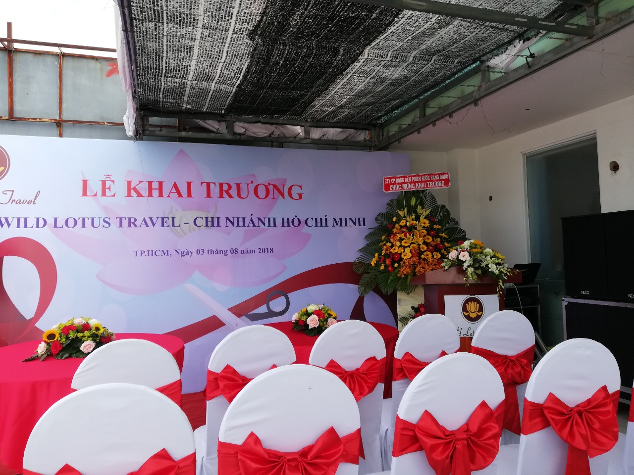 Mẫu Backdrop  Đẹp Cho Lễ Khai Trương 